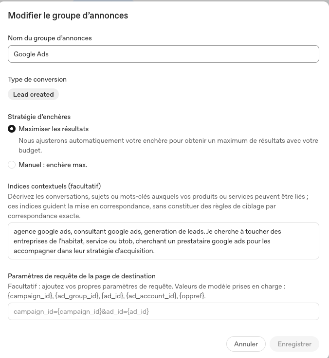 Panneau de configuration d'un groupe d'annonces ChatGPT Ads : type de conversion, stratégie d'enchères, indices contextuels