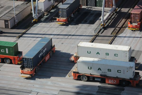 LOGISTIK & EINKAUF