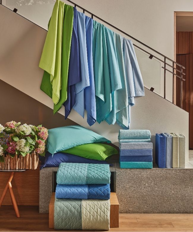 Completo lenzuola con lenzuola sopra. lenzuola sotto e federe