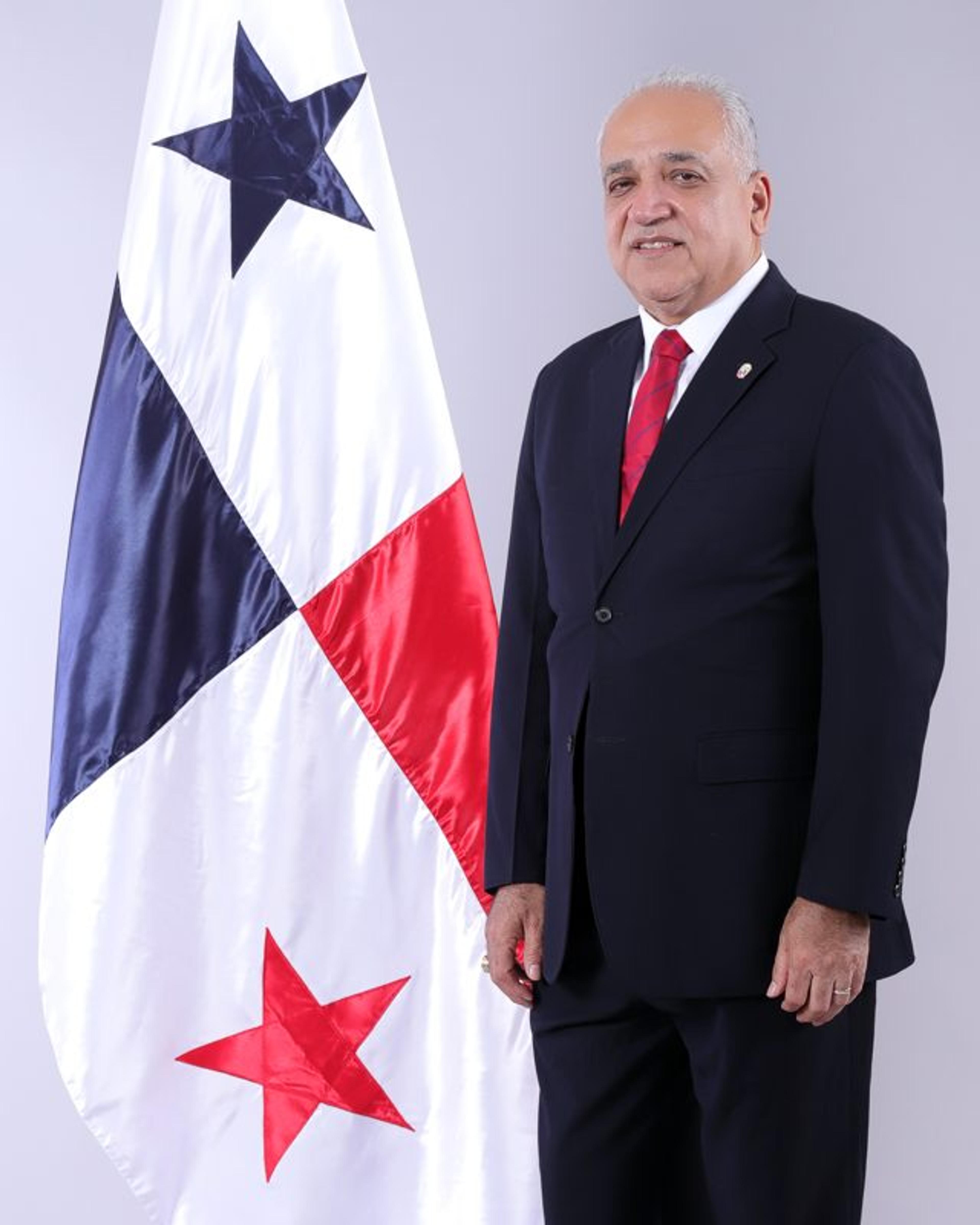 Luis Eduardo Camacho — retrato oficial