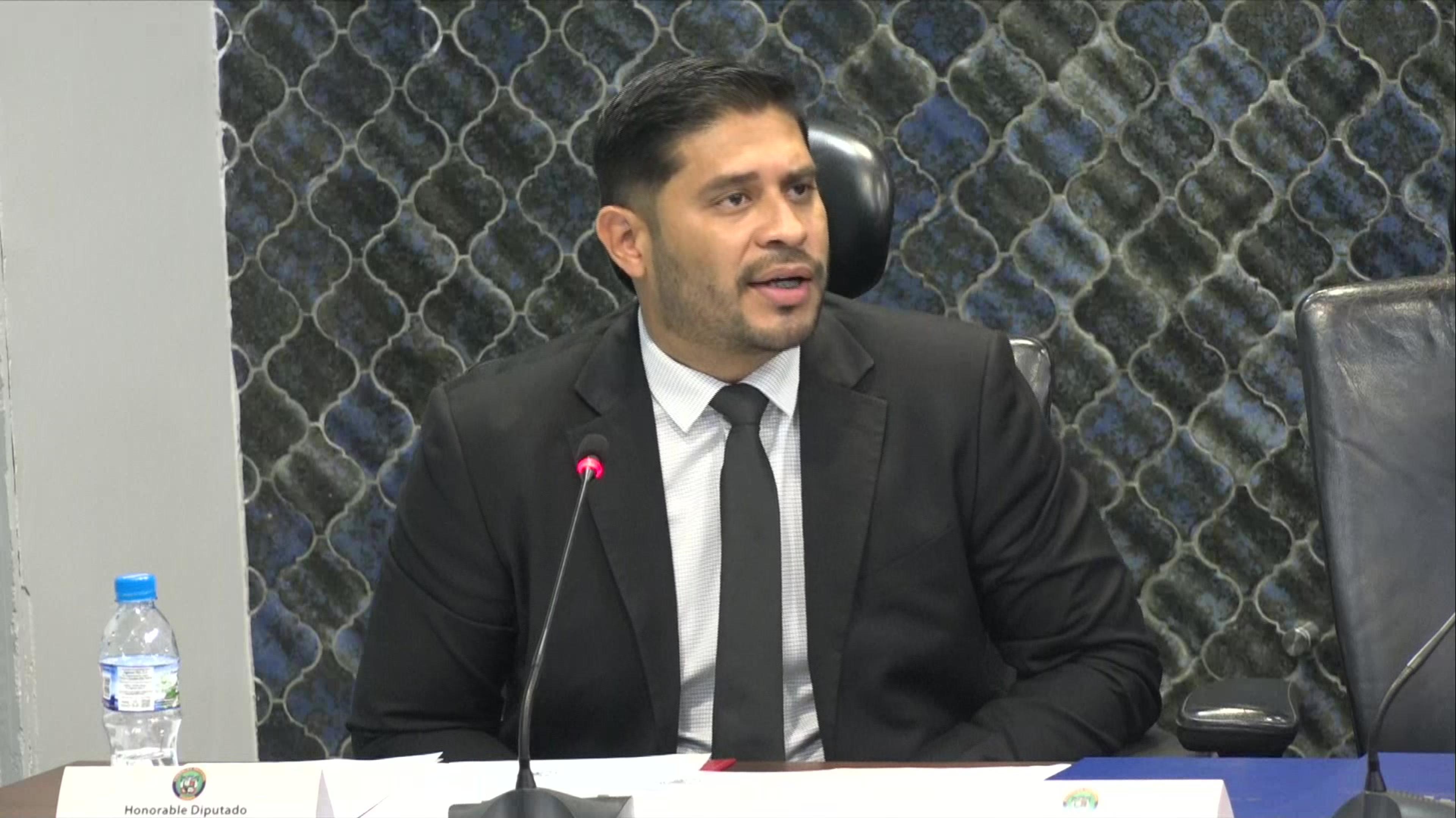 El diputado Jhonathan Vega durante una sesión de la Asamblea Nacional