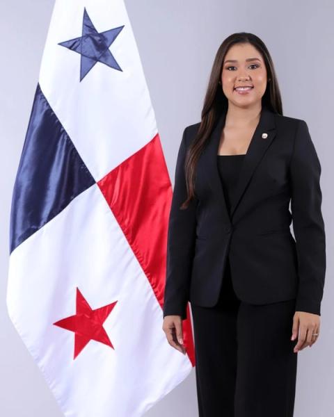 Retrato oficial de la diputada Yamireliz Chong (circuito 3-1).