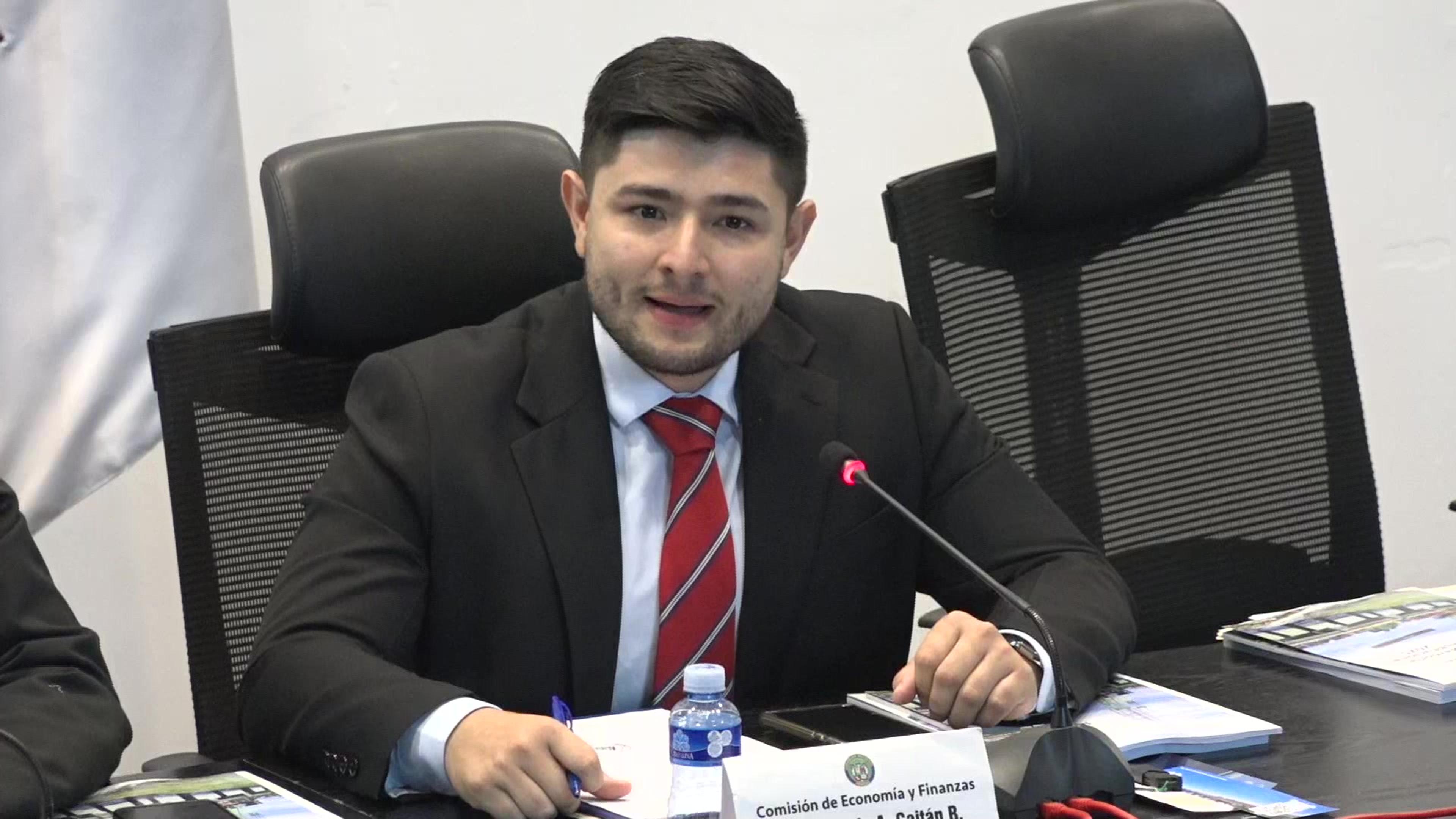 El diputado Eduardo Gaitán durante el trámite del Proyecto 636
