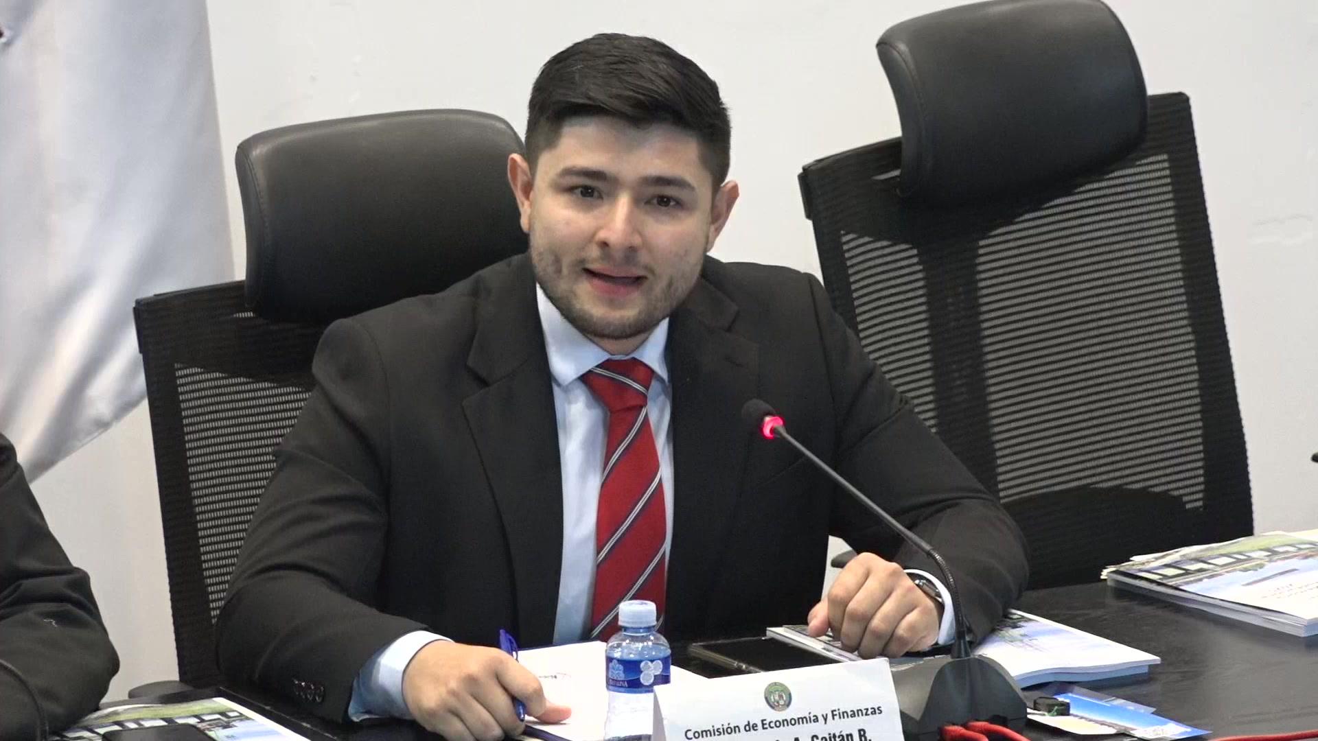 El diputado Eduardo Gaitán durante el trámite del Proyecto 636