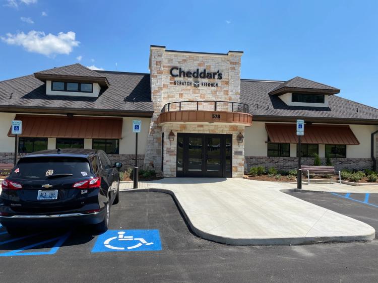 Exterior view of the front to Cheddar's Scratch Kitchen in Cleveland, TN.
