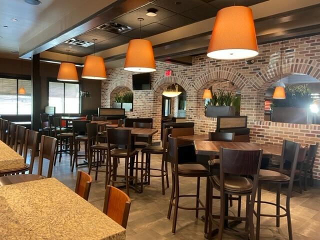 Tabletop seating in the dining room of Cheddar's Scratch Kitchen in Cleveland, TN.