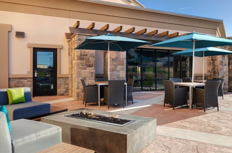 Outdoor patio in the Hampton Inn and Suites in Marina, CA.