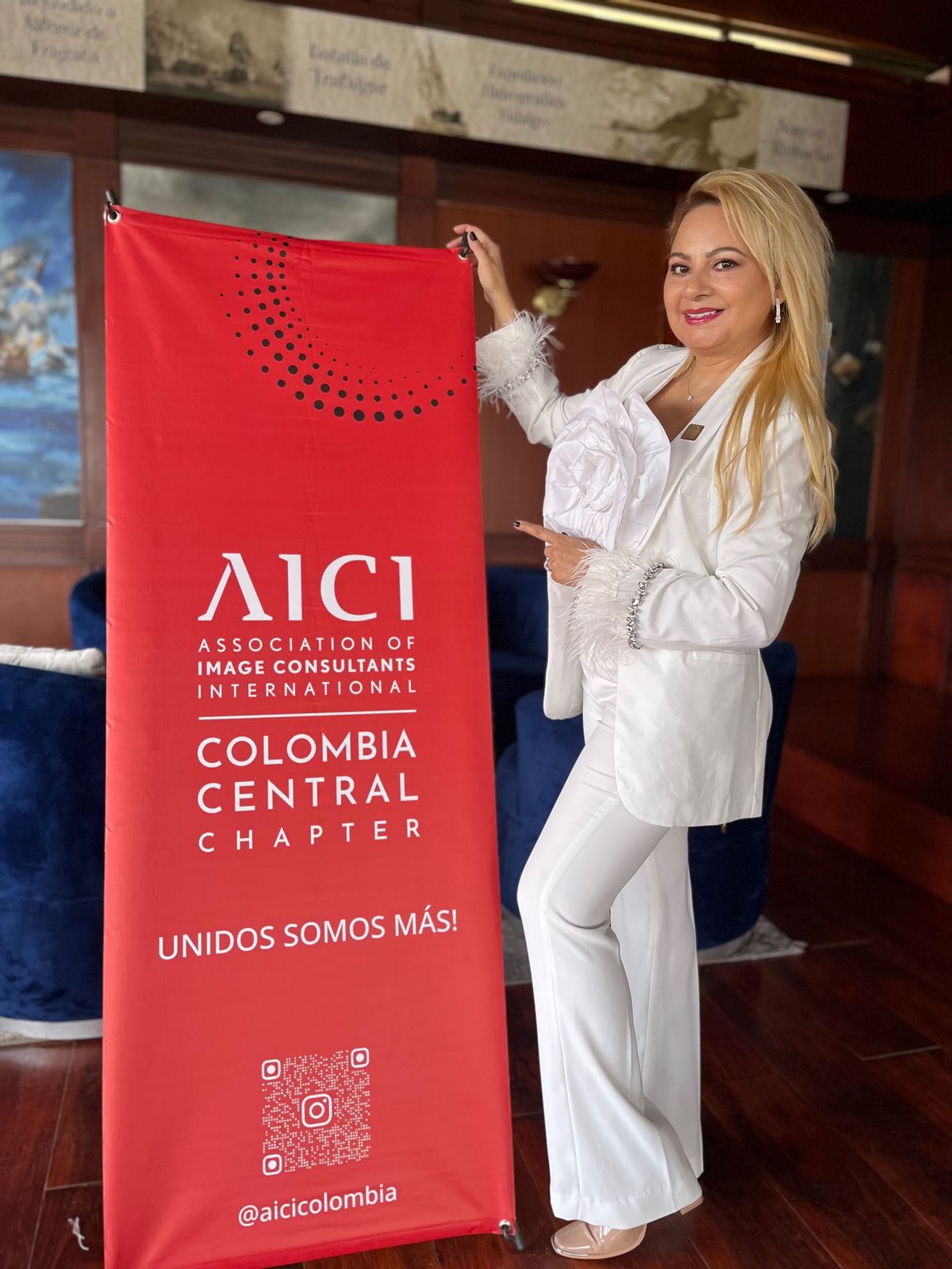 paola-vargas-asesora-de-imagen-corporativa-medellin