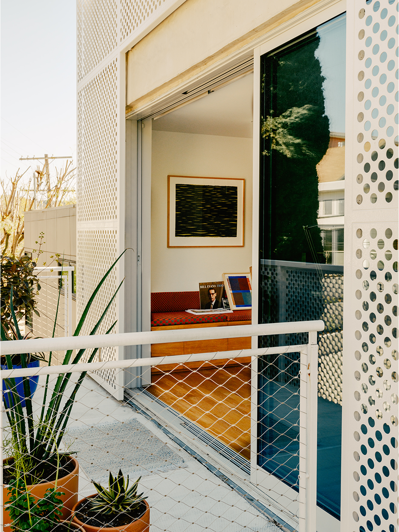 A decorative image from Usal Project