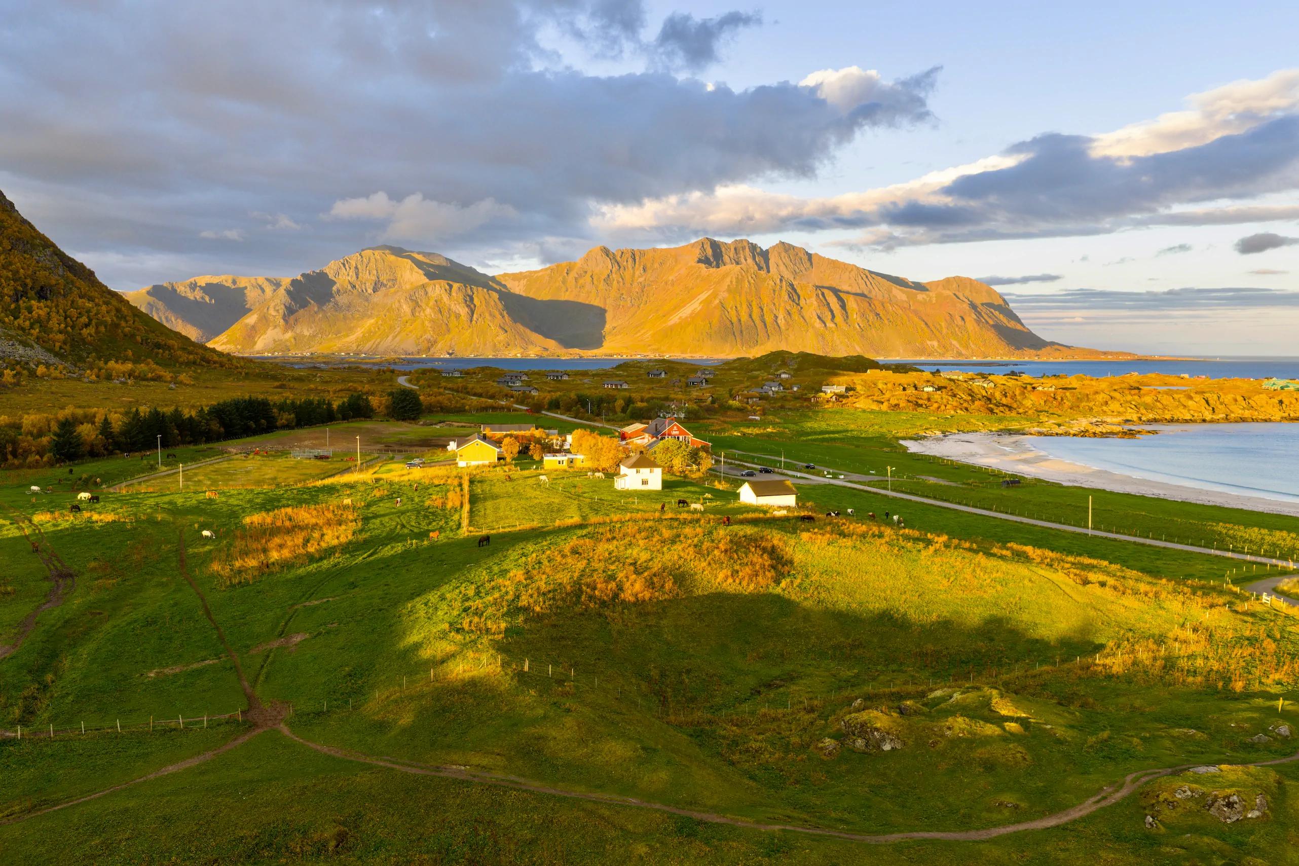 Overview photo of Hov Gård