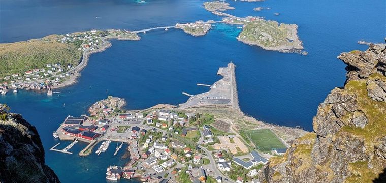 Overview photo of Reine and Reine Outer Harbor
