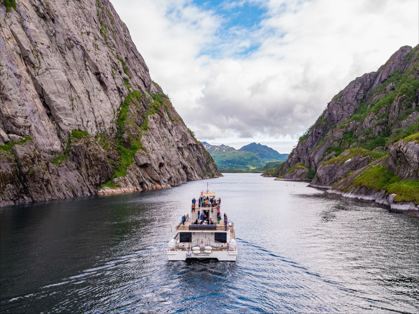 Silent Trollfjord Cruise - EV Catamaran - Brim Explorer