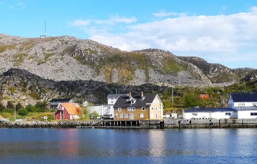 Nøtnes Midnattsol guesthouse in Skrova