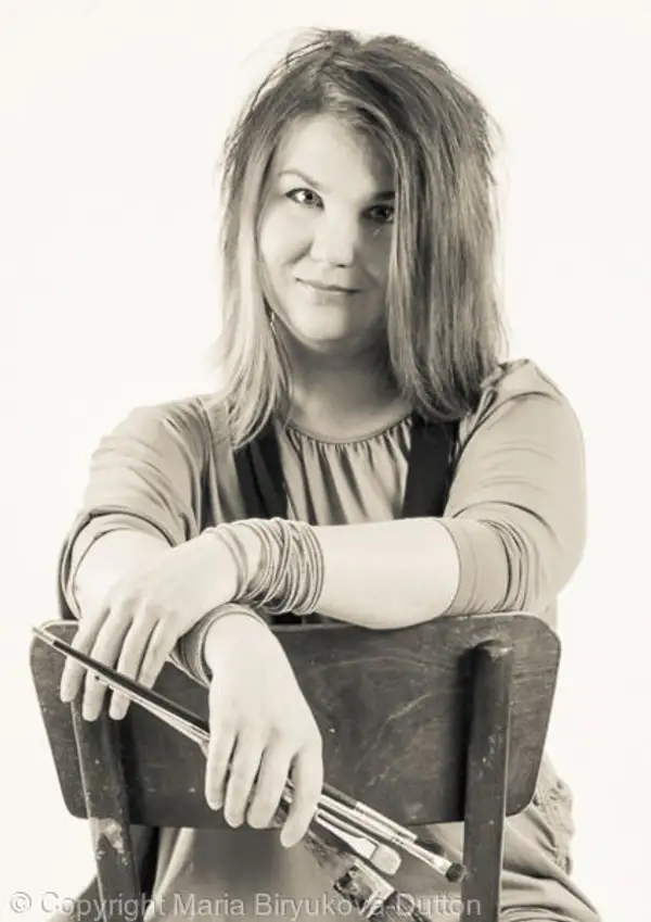 Maria Dutton — Porträtt