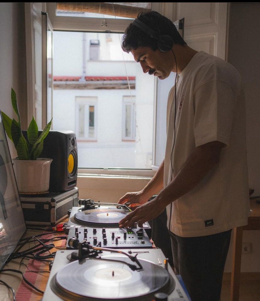 ORSON SINAKA | GROOVE GRILL