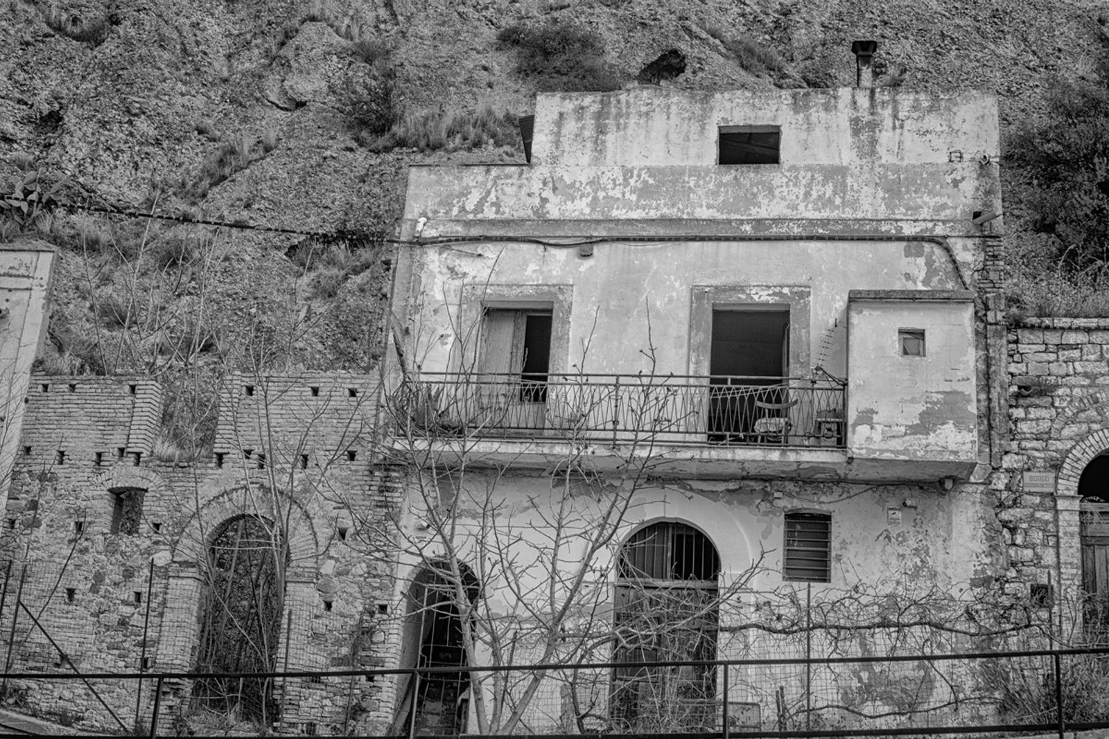 CRACO LA CITTA' FANTASMA — fotografia 8 di Francesco Loliva