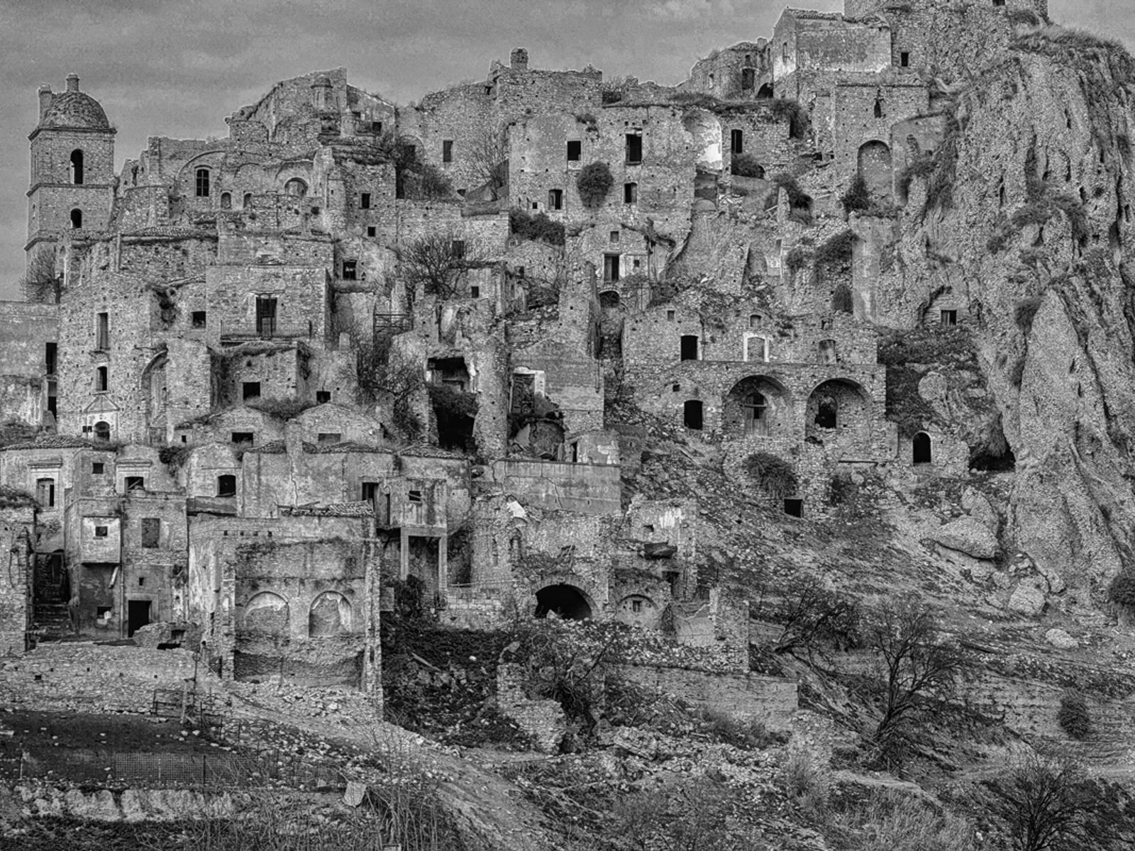 CRACO LA CITTA' FANTASMA — fotografia 4 di Francesco Loliva