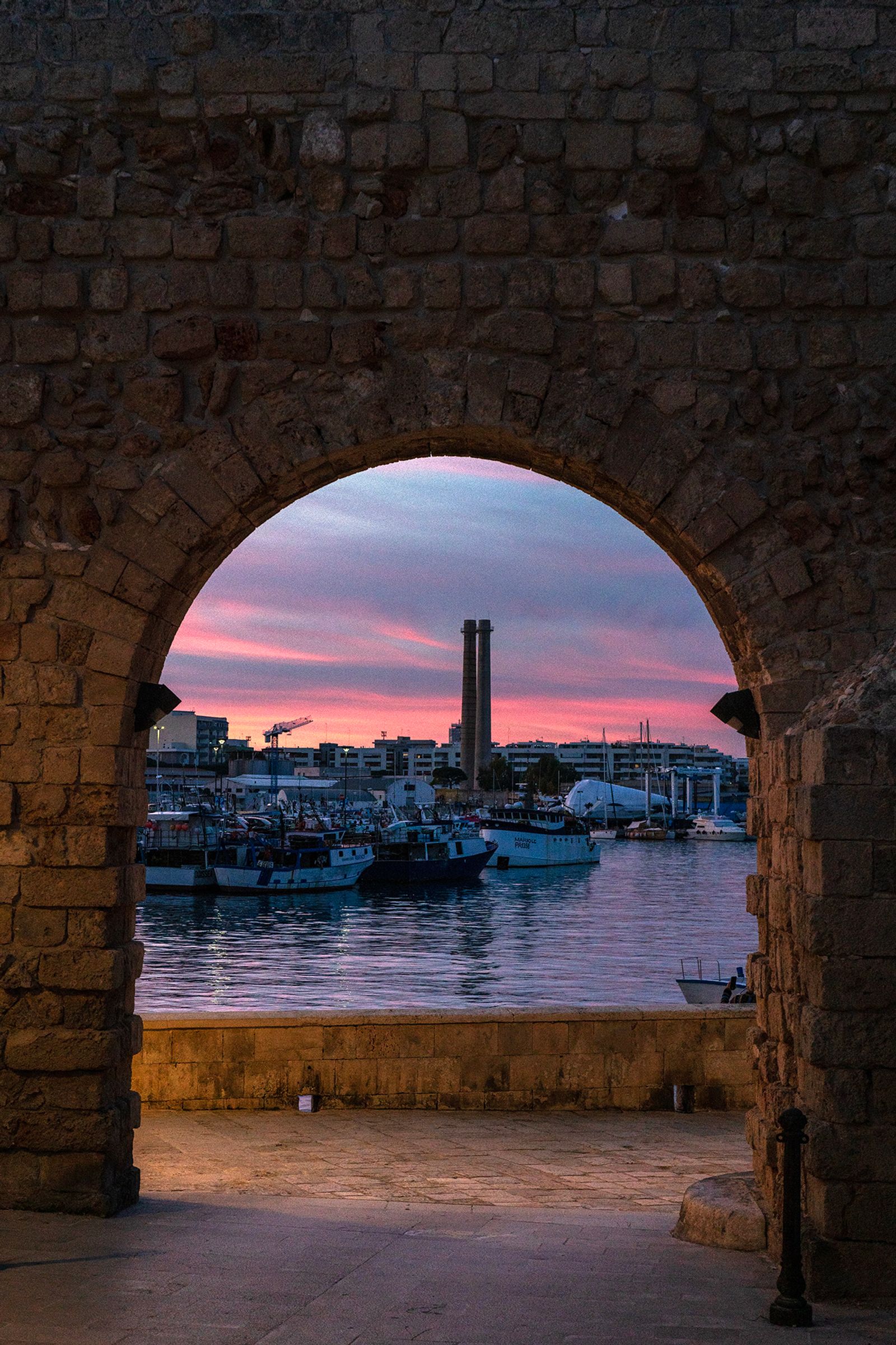 TRAMONTO AL PORTO - MONOPOLI — fotografia 5 di Francesco Loliva