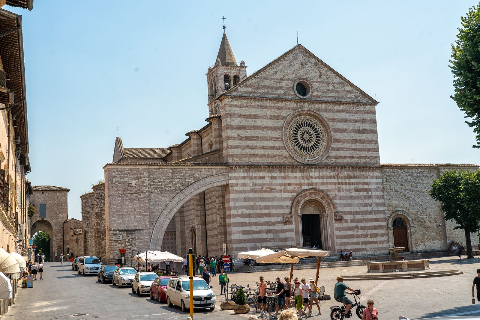 BASILICA DI SANTA CHIARA