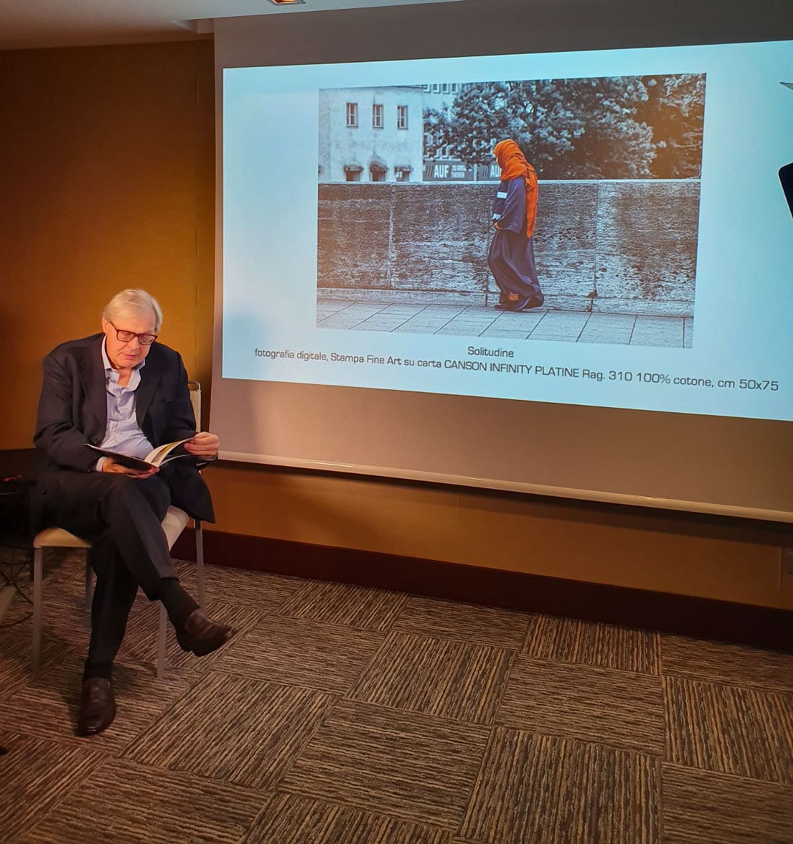 CRITICA PROF. SGARBI — fotografia 1 di Francesco Loliva
