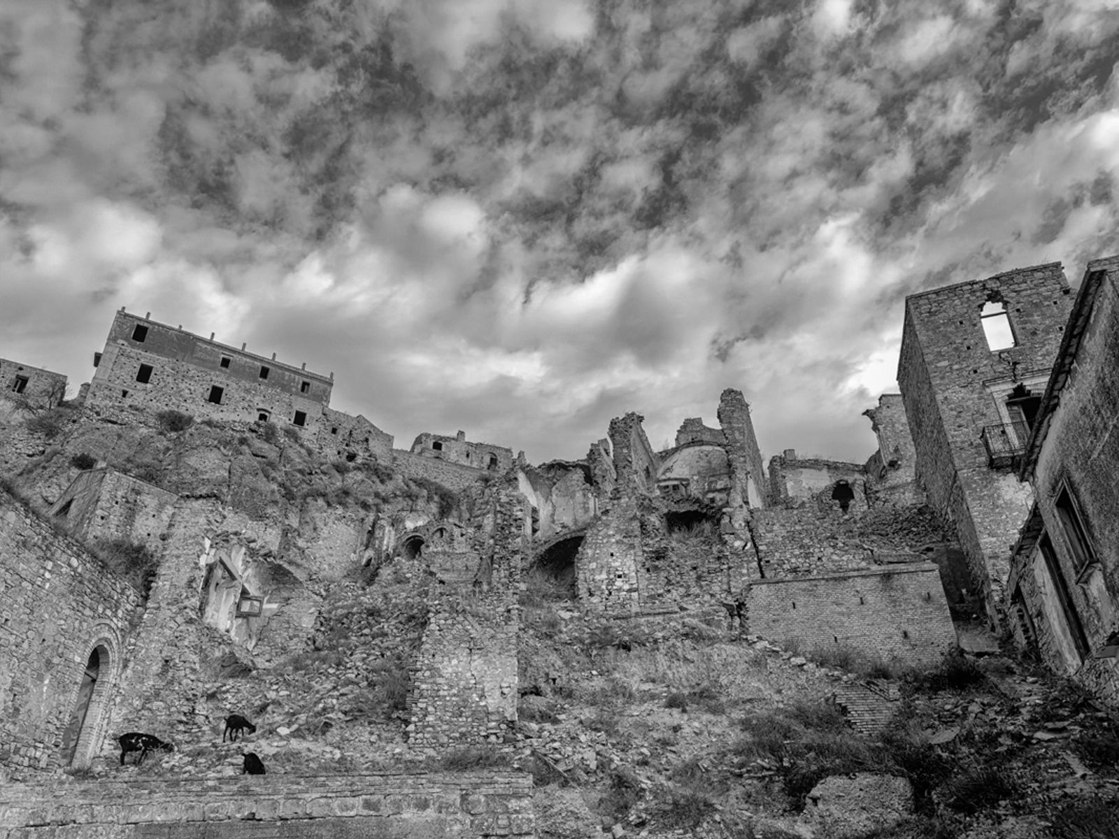 CRACO LA CITTA' FANTASMA — fotografia 5 di Francesco Loliva