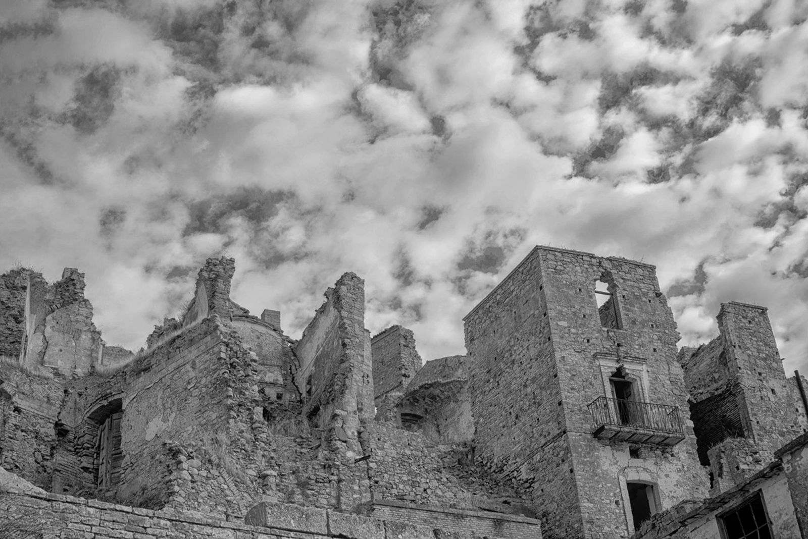 CRACO LA CITTA' FANTASMA — fotografia 6 di Francesco Loliva
