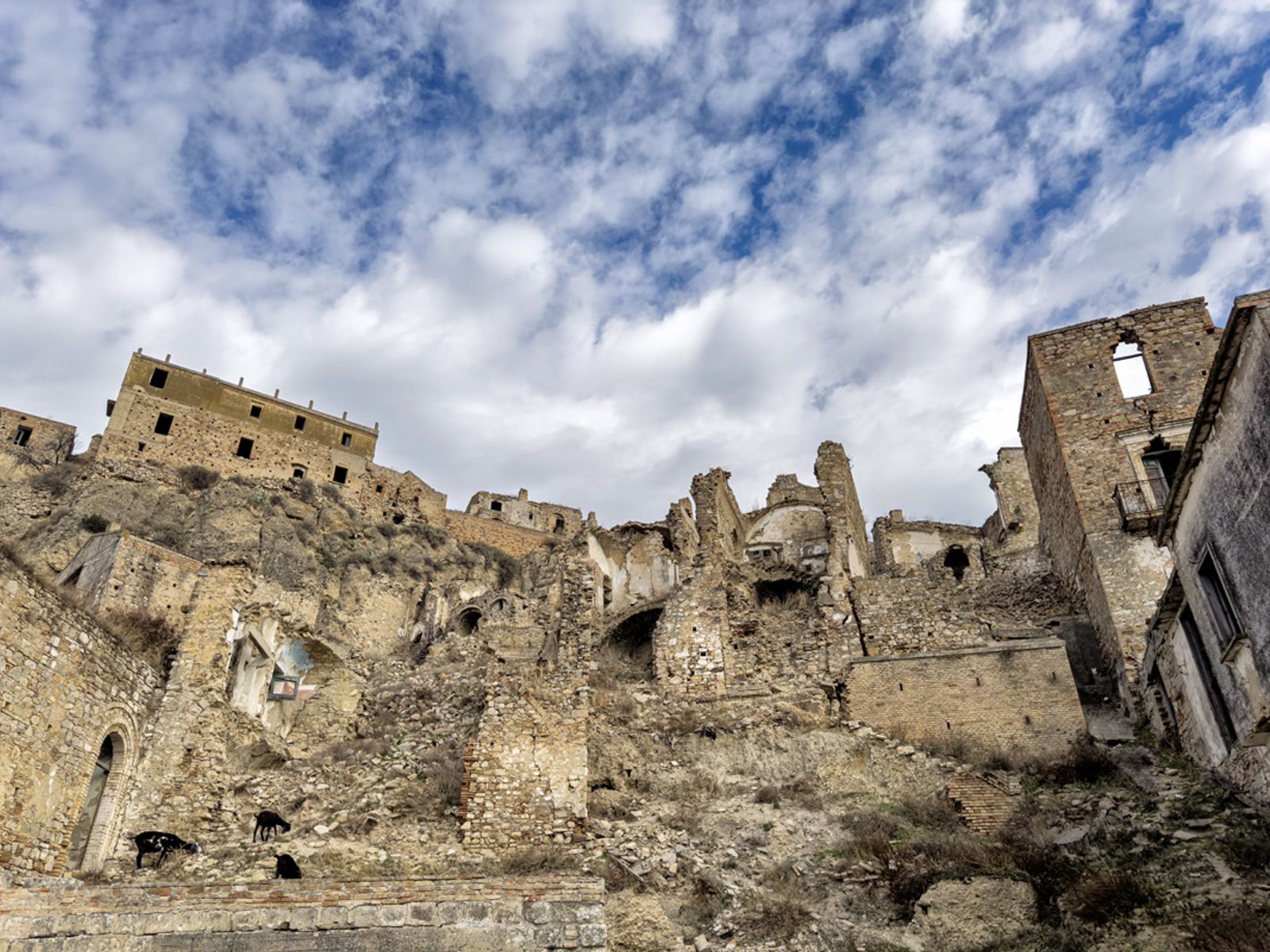 CRACO la città fantasma (2) — fotografia 9 di Francesco Loliva