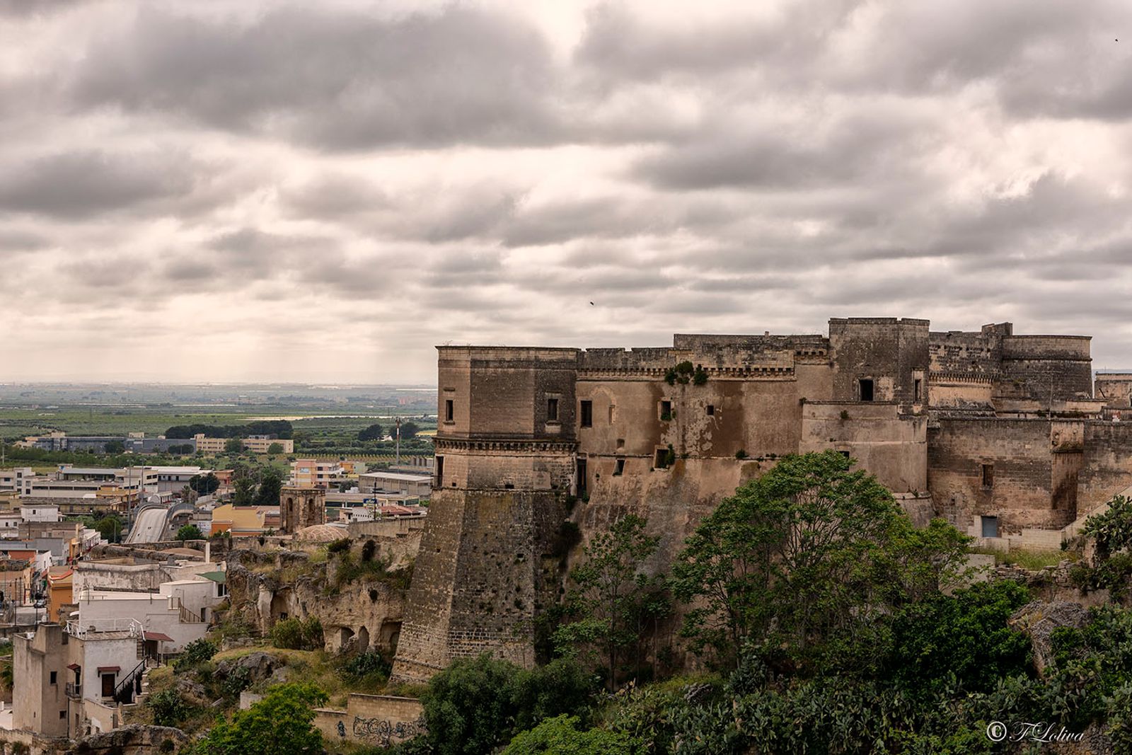 IL CASTELLO Il castello di Massafra si trova nel centro storico di Massafra, in località lo Pizzo e si affaccia sulla…