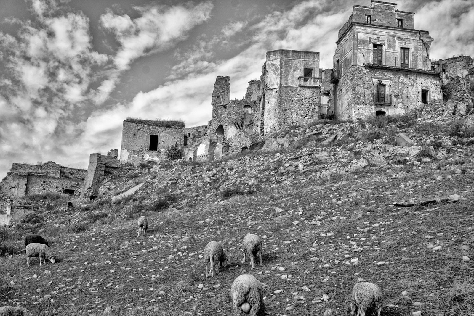 CRACO LA CITTA' FANTASMA — fotografia 10 di Francesco Loliva