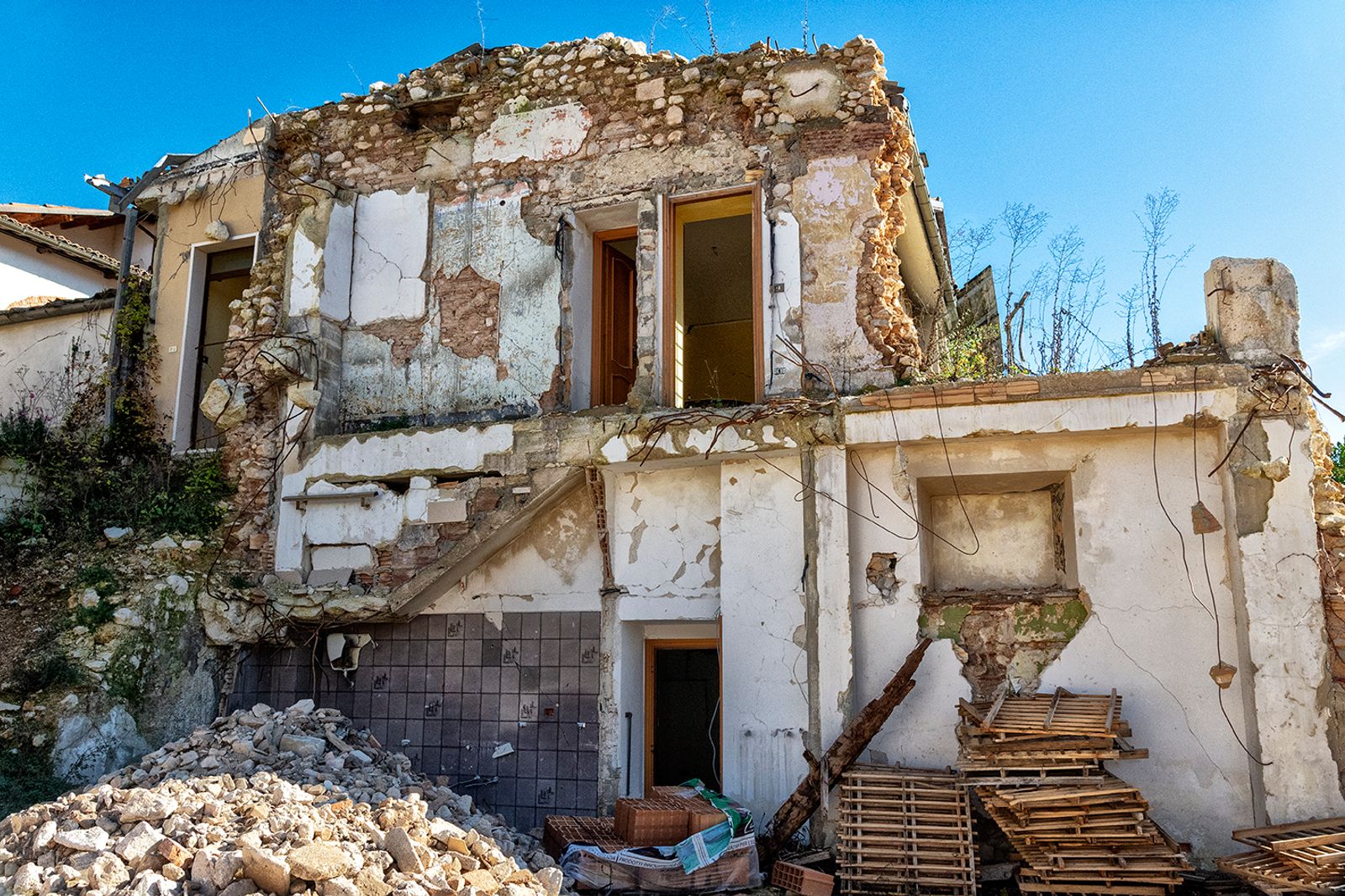 L'AQUILA 10 ANNI DOPO — fotografia 97 di Francesco Loliva