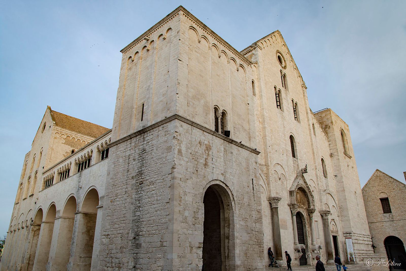Nel cuore del centro storico di Bari, la Basilica di San Nicola è il fulcro della cittadella nicolaiana, visitato da…