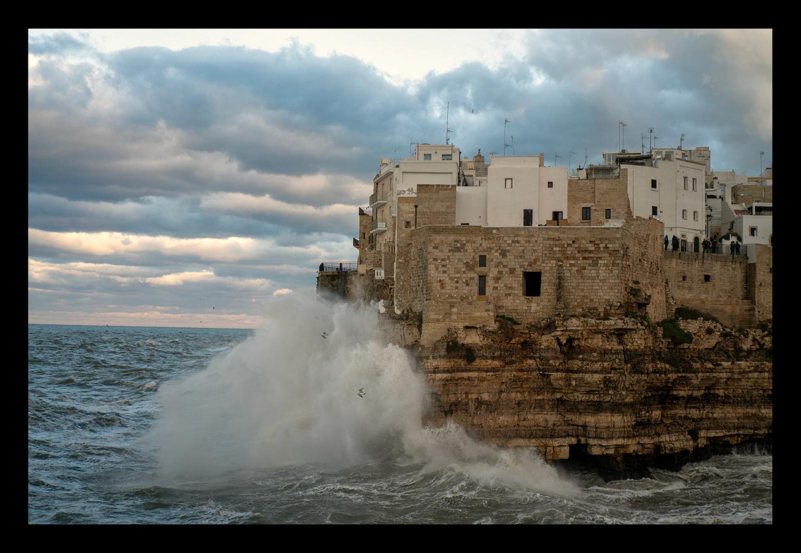BURRASCA A POLIGNANO A MARE #1