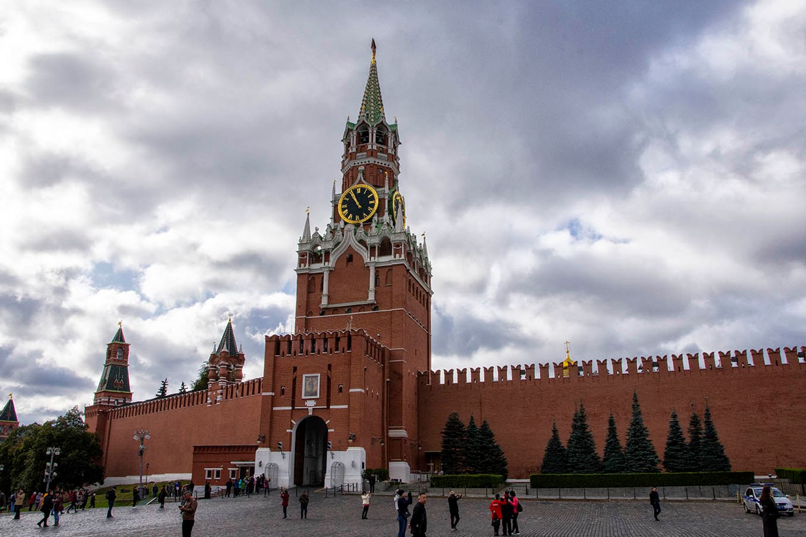 IL CREMLINO Simbolo del potere politico e religioso di tutta la Russia, il Cremlino è senza dubbio l’attrazione più…