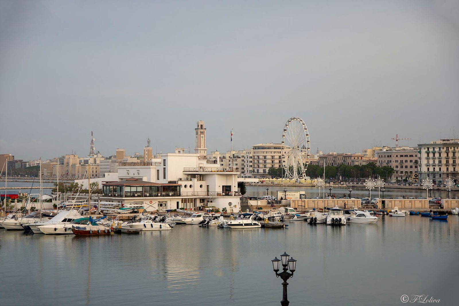 VISTA DEL PORTO TURISTICO DAI BASTIONI