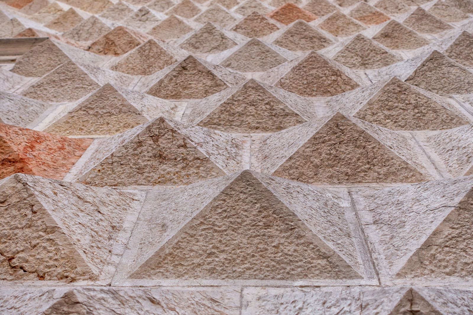 palazzo dei diamanti