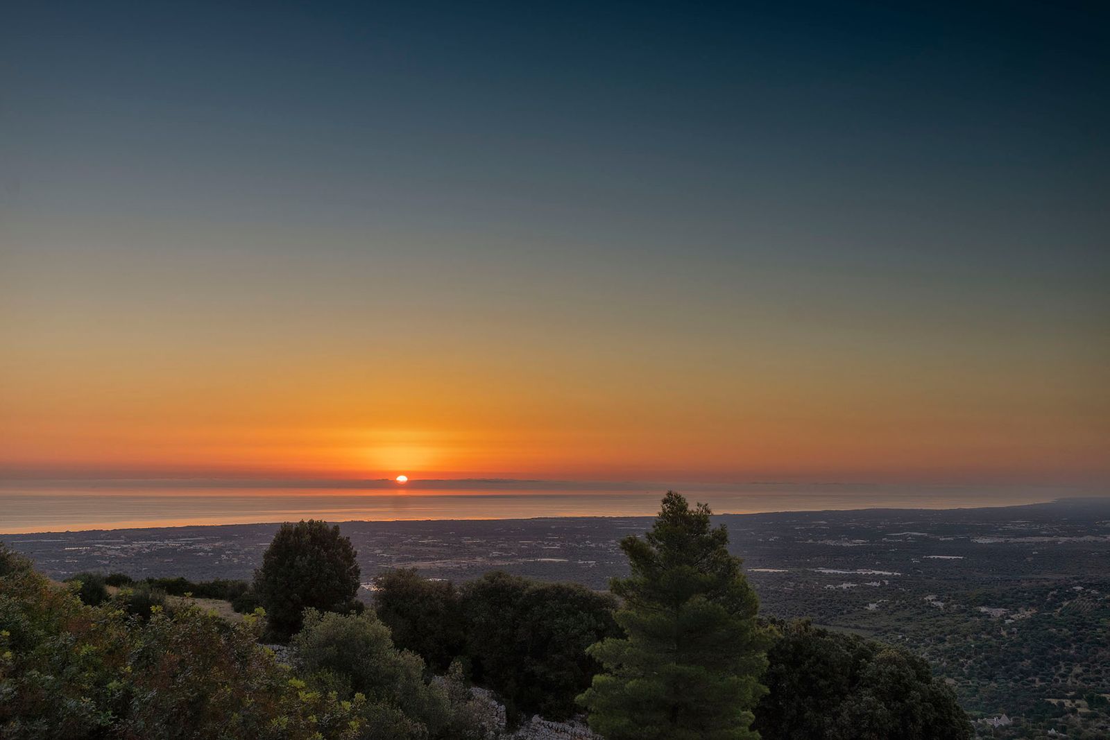 ALBA CON VISTA MARE
