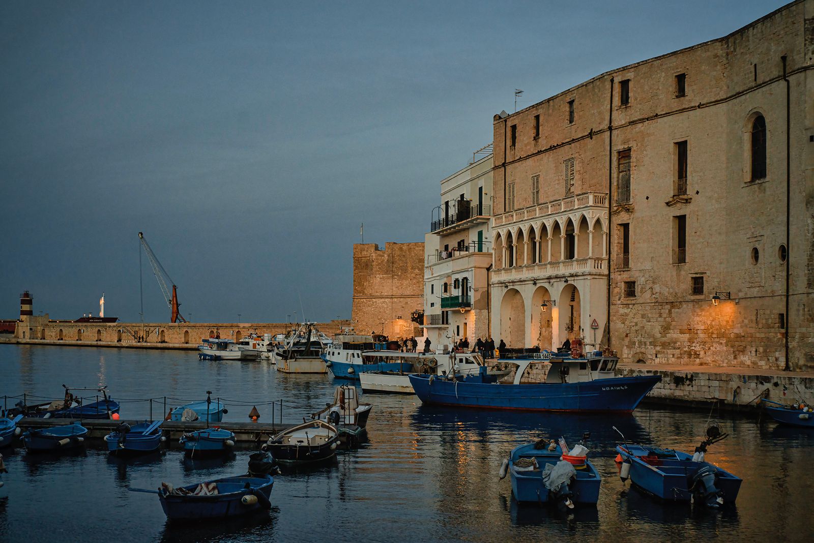 TRAMONTO AL PORTO - MONOPOLI — fotografia 1 di Francesco Loliva
