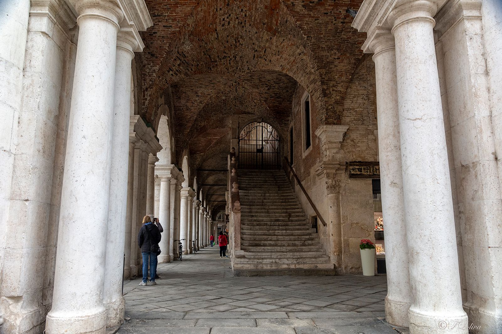SCALINATA PER LA BASILICA PALLADIANA