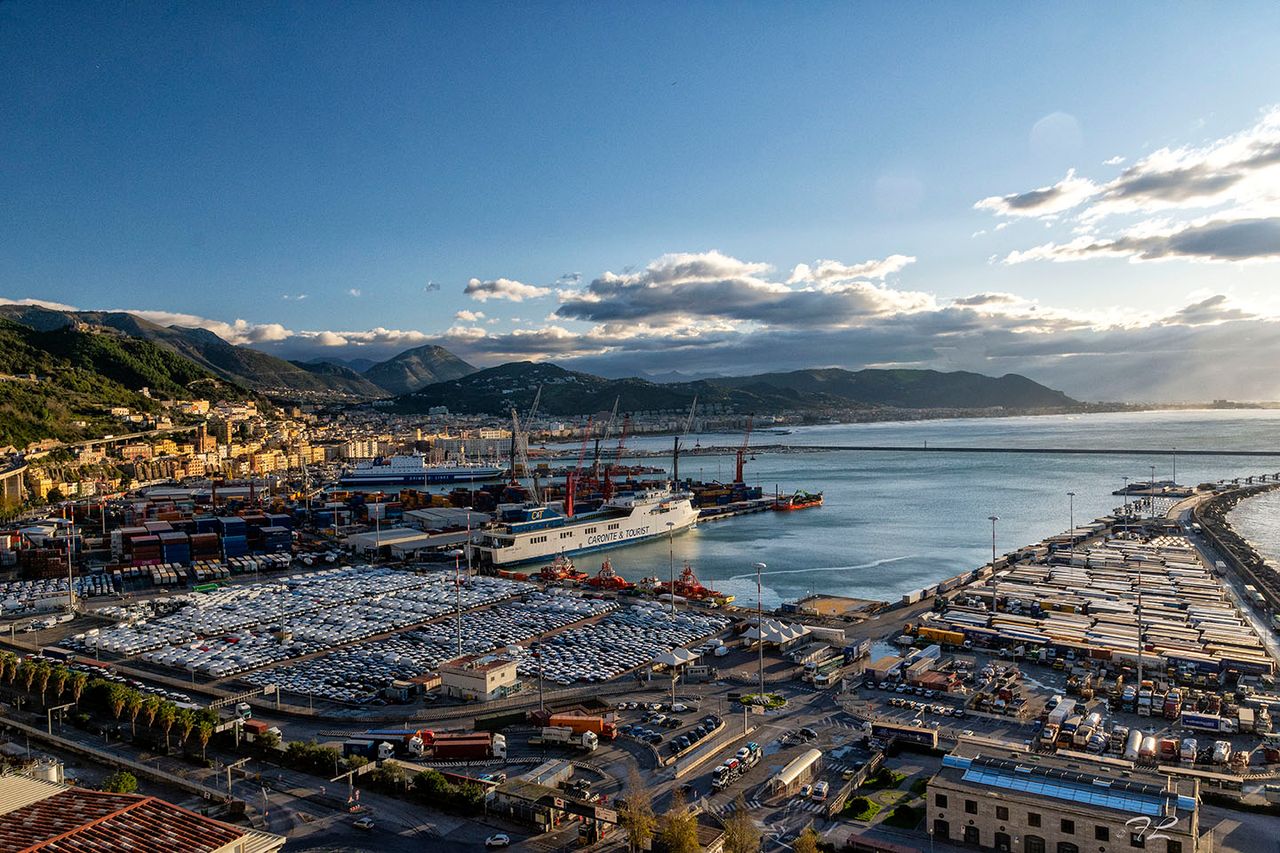 SALERNO IL PORTO E LE LUCI D'ARTISTA