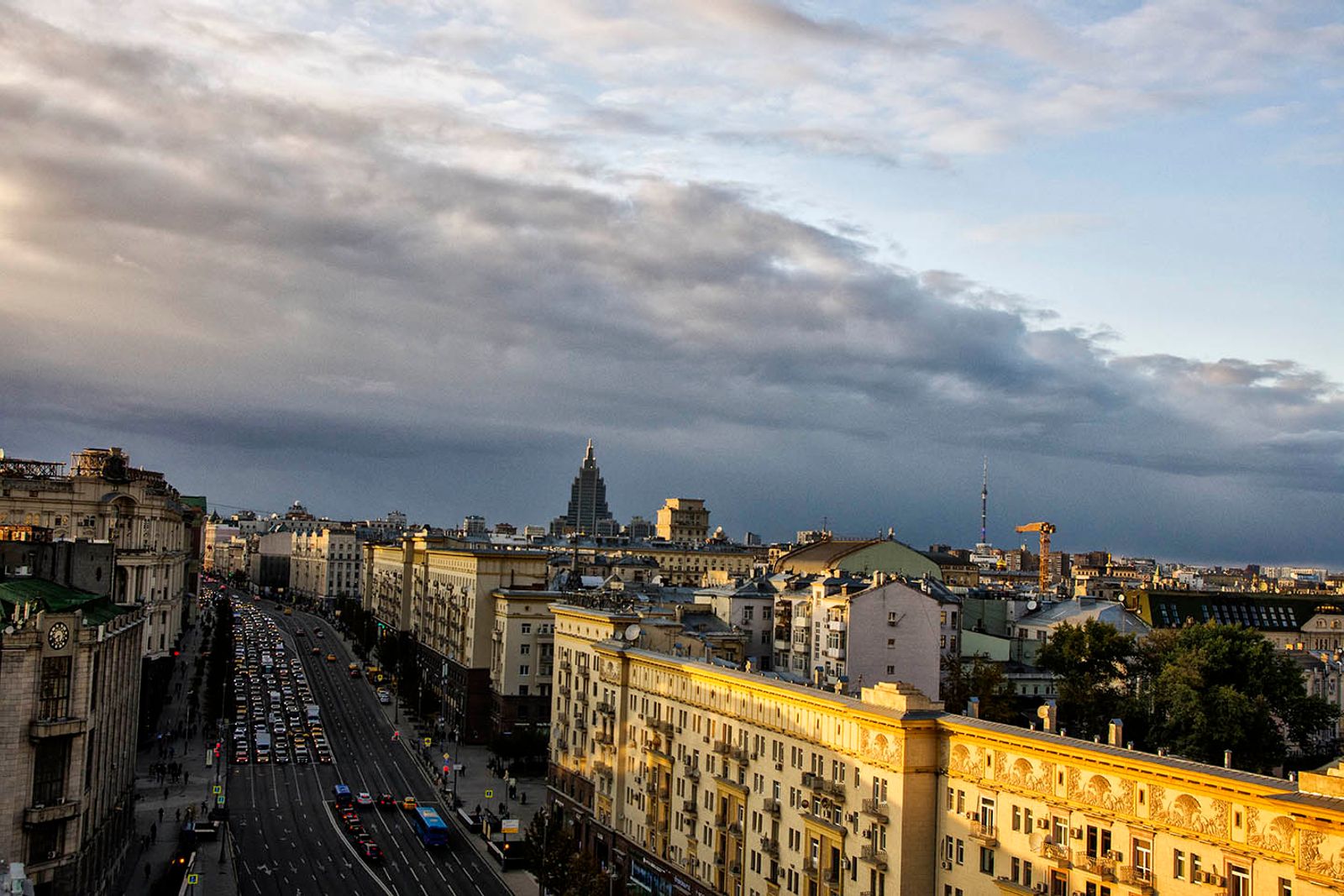 Tverskaya Street Questa è la più importante strada della città...famosa perché qui si concentra la maggior parte dei…