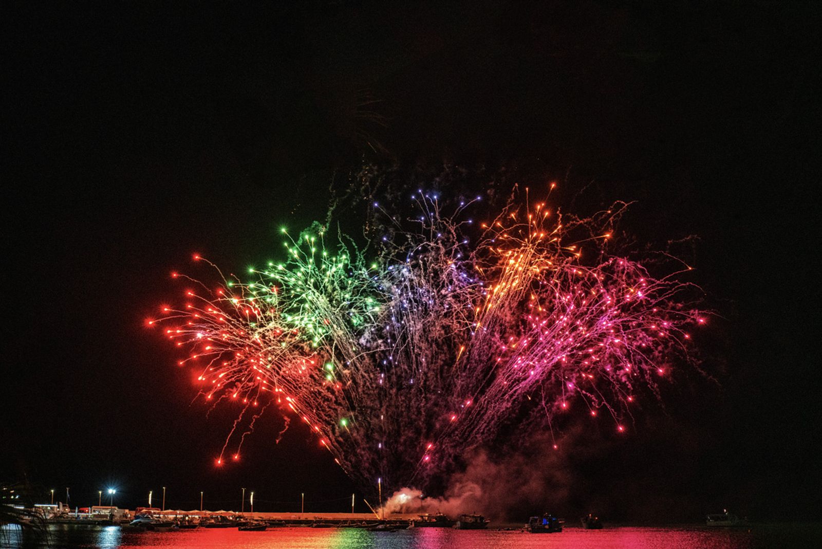 FIREWORKS — fotografia 9 di Francesco Loliva