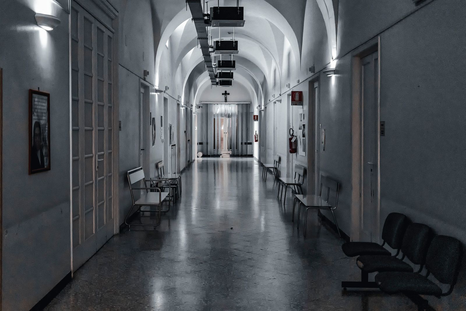 L'OSPEDALE Corsa in ospedale ad attendere i tuoi pazienti con i loro problemi, le loro ansie e le loro preoccupazioni…