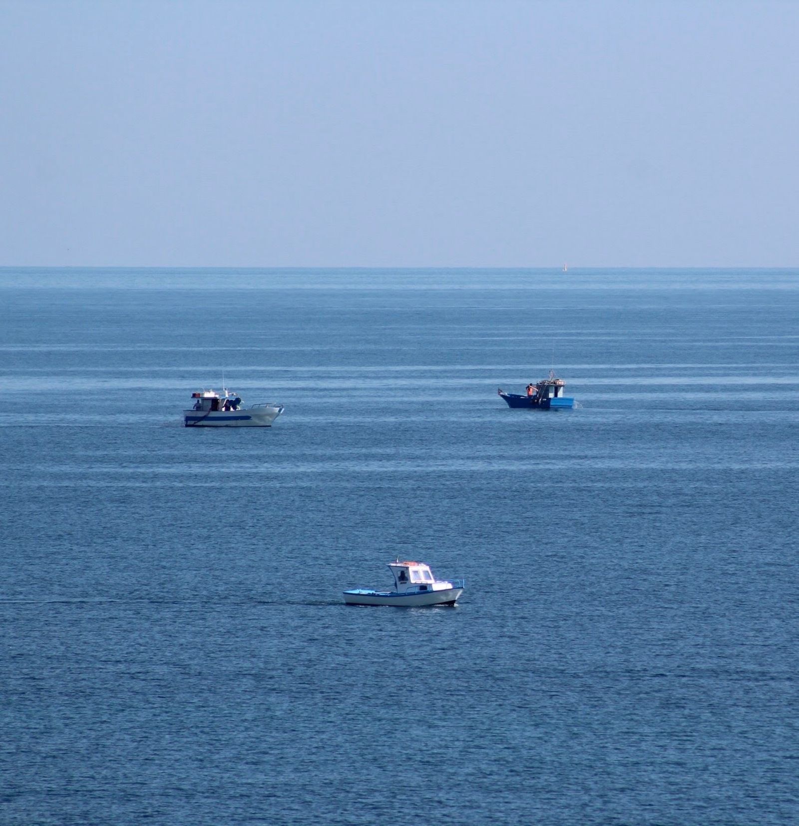 IL MARE: Dopo l’istante magico in cui i miei occhi si sono aperti nel mare, non mi è stato più possibile vedere,…