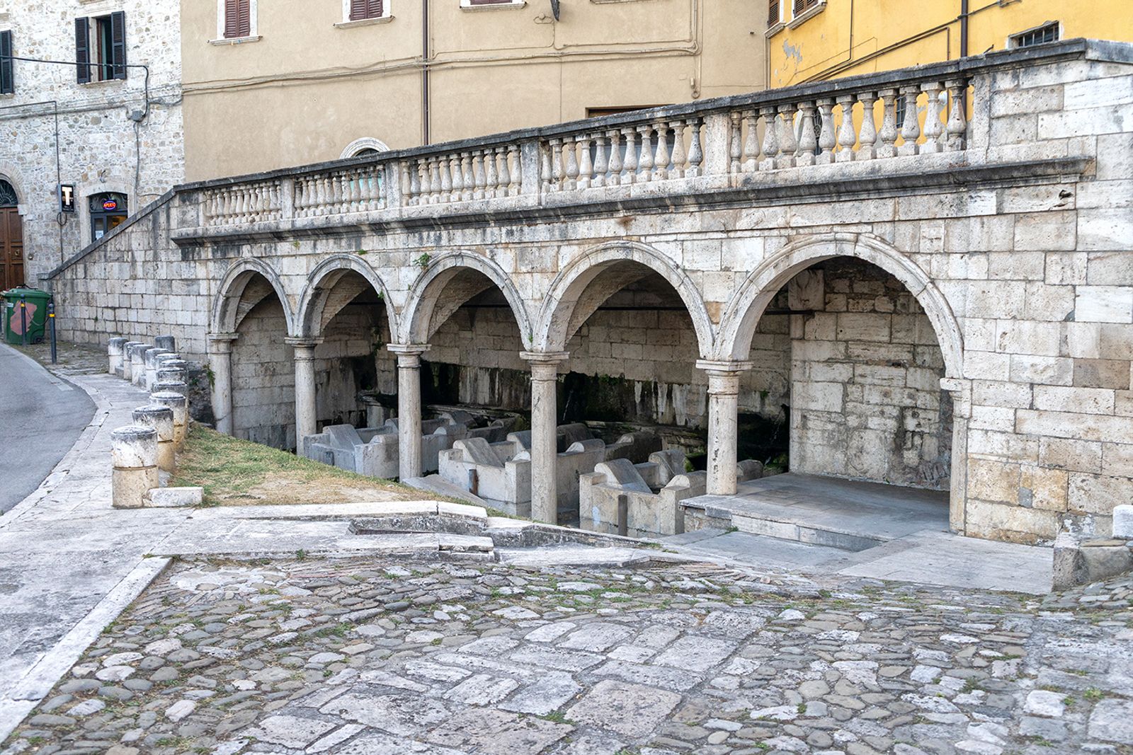 IL LAVATOIO PUBBLICO è legato alla tradizione di uno dei prodigi di Sant’Emidio. Leggenda vuole che il Patrono della…