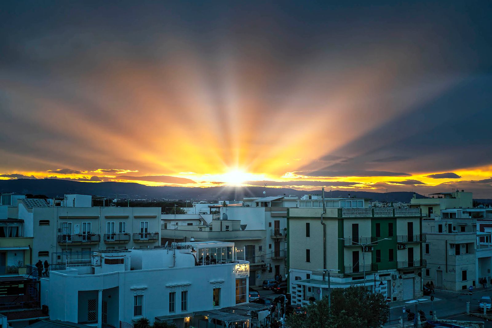 TRAMONTO DI SPERANZA #1