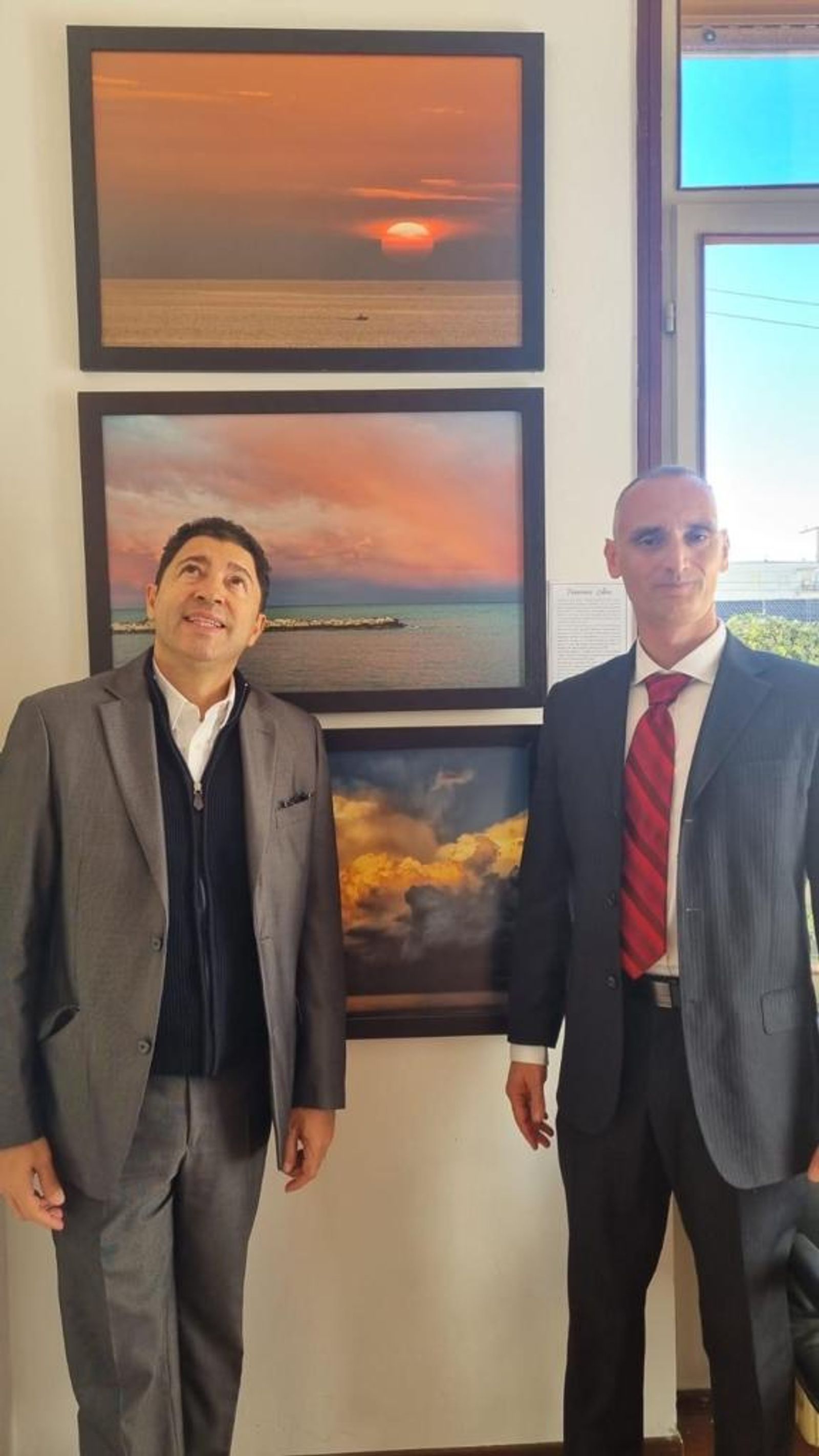 UGO PUGLISI, direttore del Trieste Corto Film Festival, fa il giro delle opere al Palazzo delle arti per il PREMIO FRIDA…