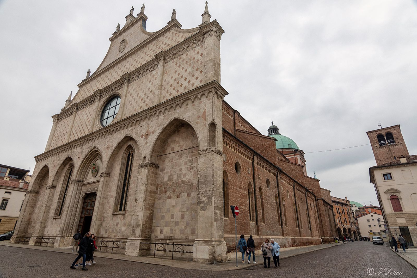DUOMO - CATTEDRALE DI SANTA MARIA DELL'ANNUNCIATA Di origine paleocristiana, fu ricostruita varie volte; la cupola fu…