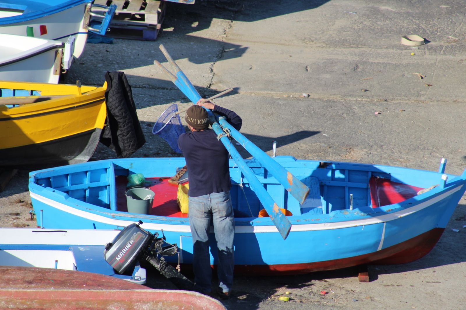 I PESCATORI: I pescatori sanno che il mare è pericoloso e le tempeste terribili, ma non hanno mai considerato questi…