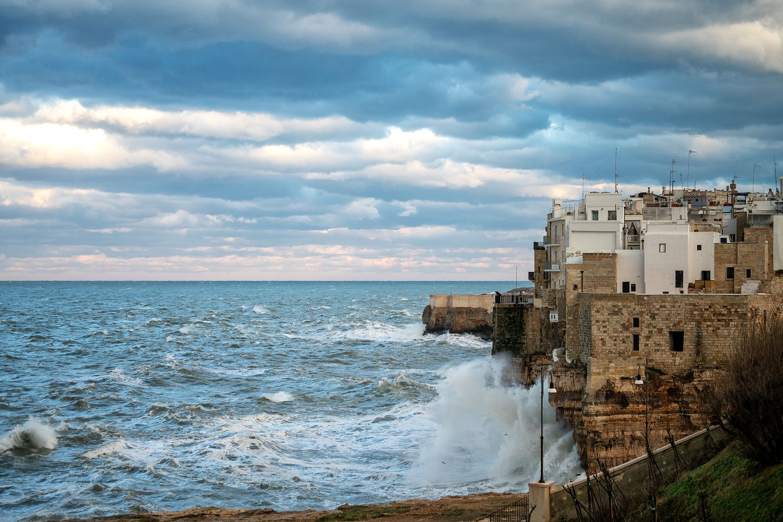 BURRASCA A POLIGNANO A MARE — fotografia 6 di Francesco Loliva