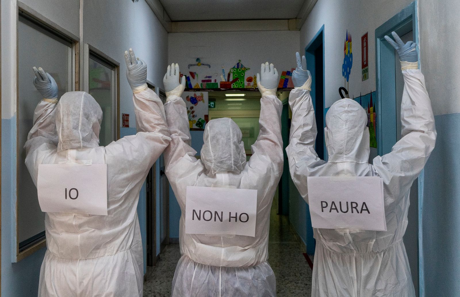 Gli eroi di questa guerra -aprile 2020 — fotografia 3 di Francesco Loliva